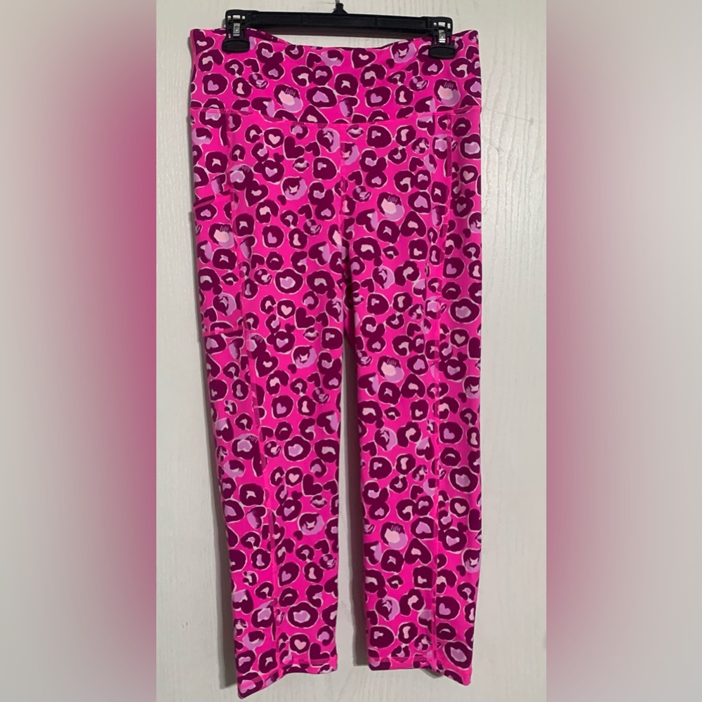 Lilly Pulitzer Luxletic Weekender high-rise leggings in “Don't Be a Cheetah" - Picture 2 of 6